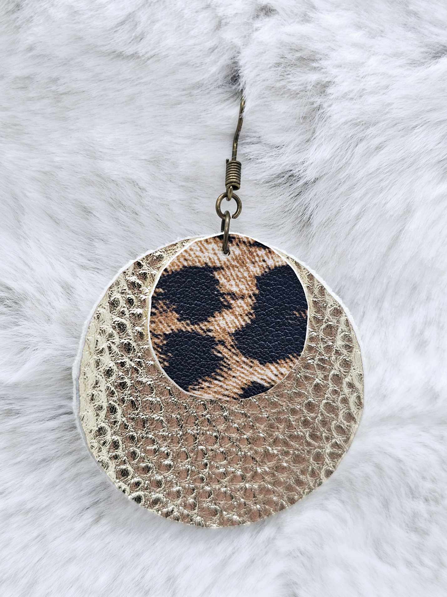 ROUND FAUX LEATHER EARRINGS