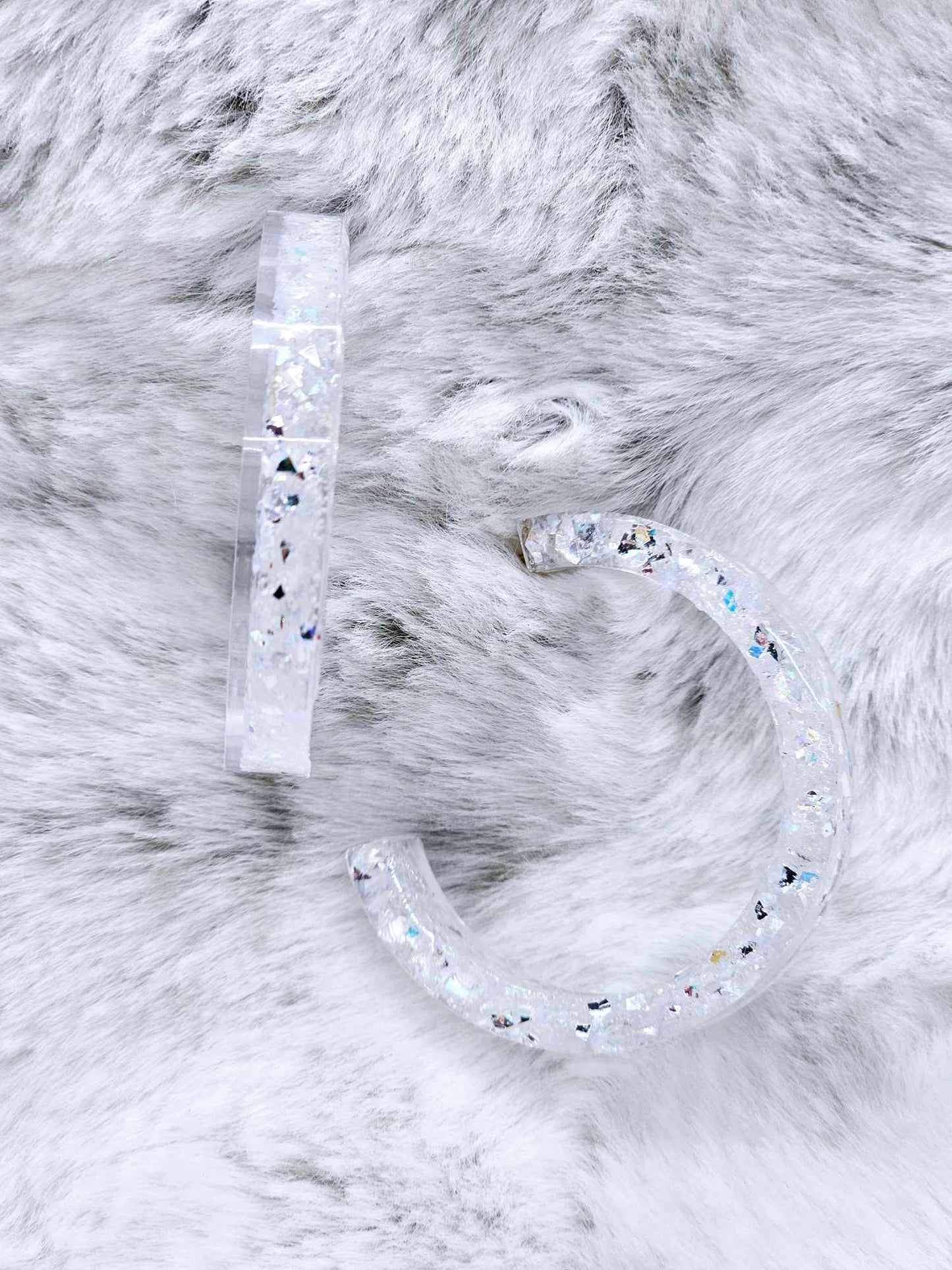 HOOP RESIN EARRINGS