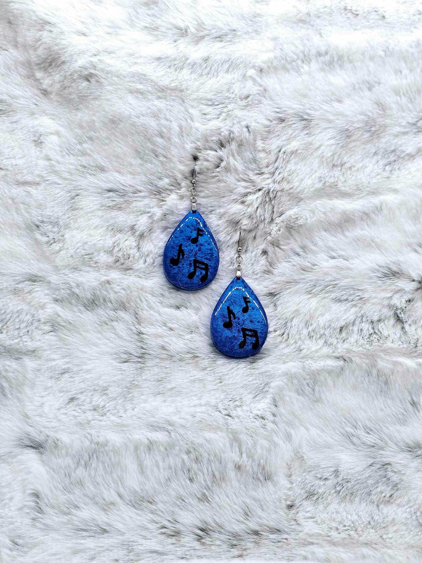 MUSIC NOTE RESIN EARRINGS