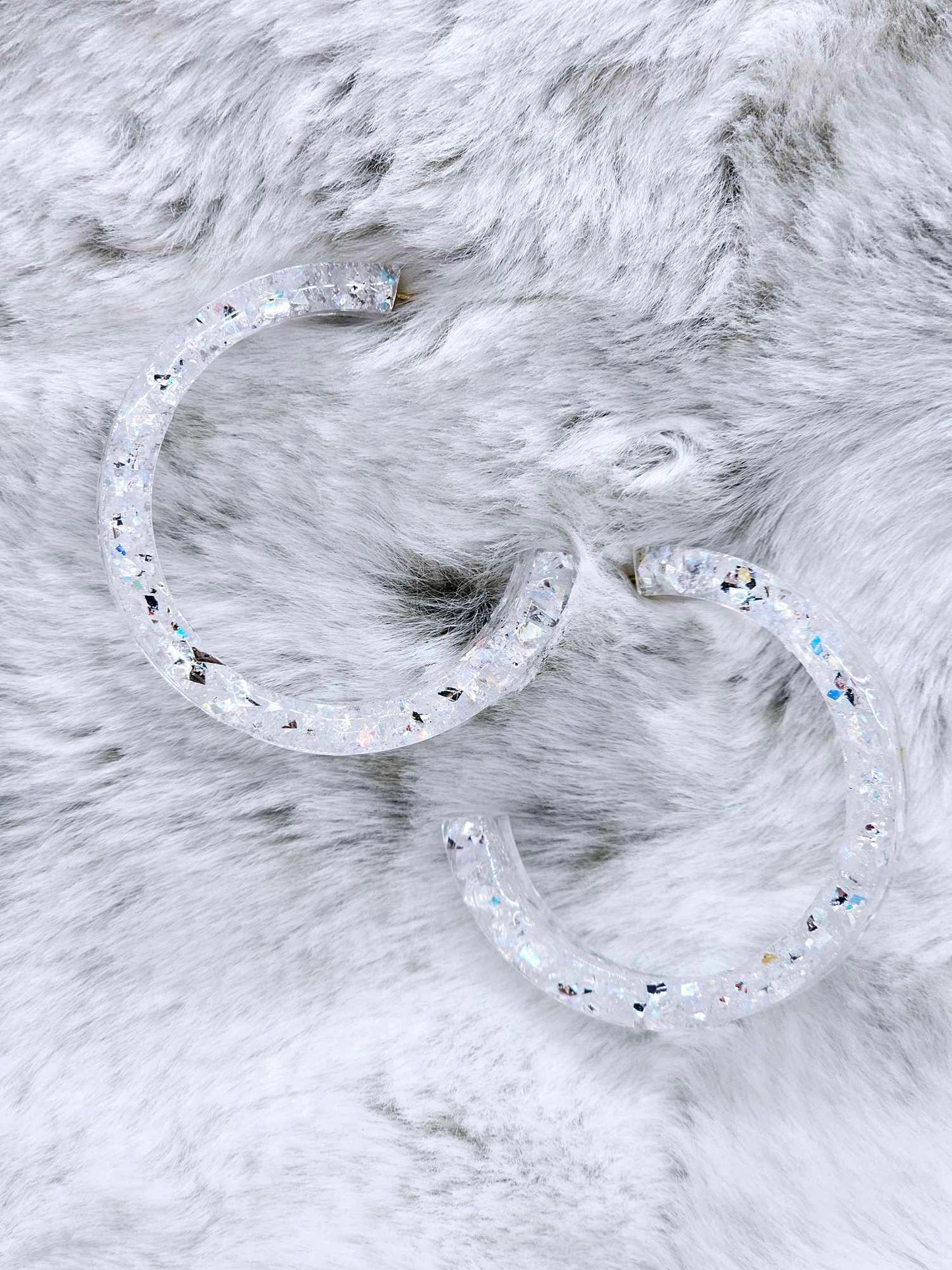 HOOP RESIN EARRINGS