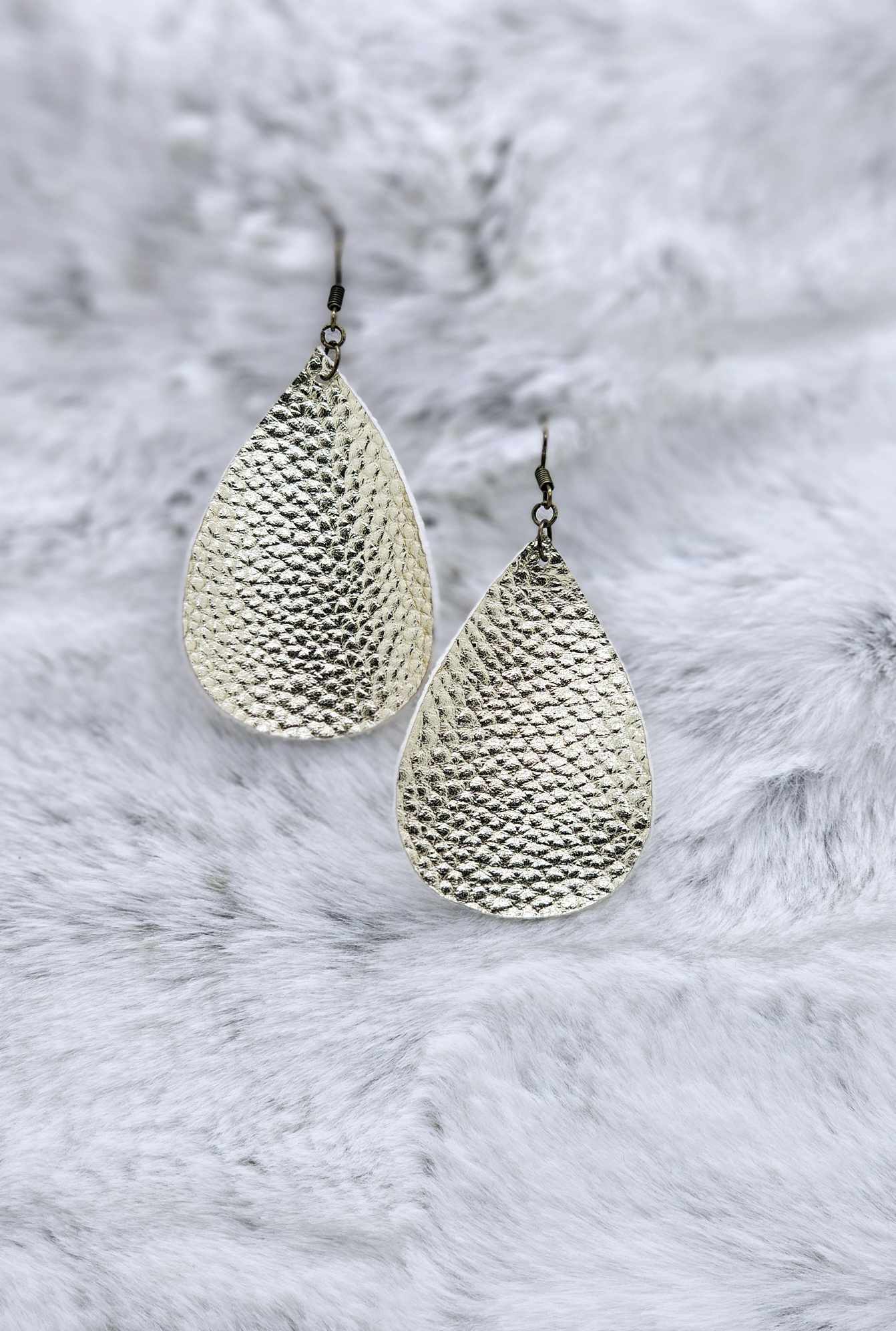 TEAR DROP FAUX LEATHER EARRINGS