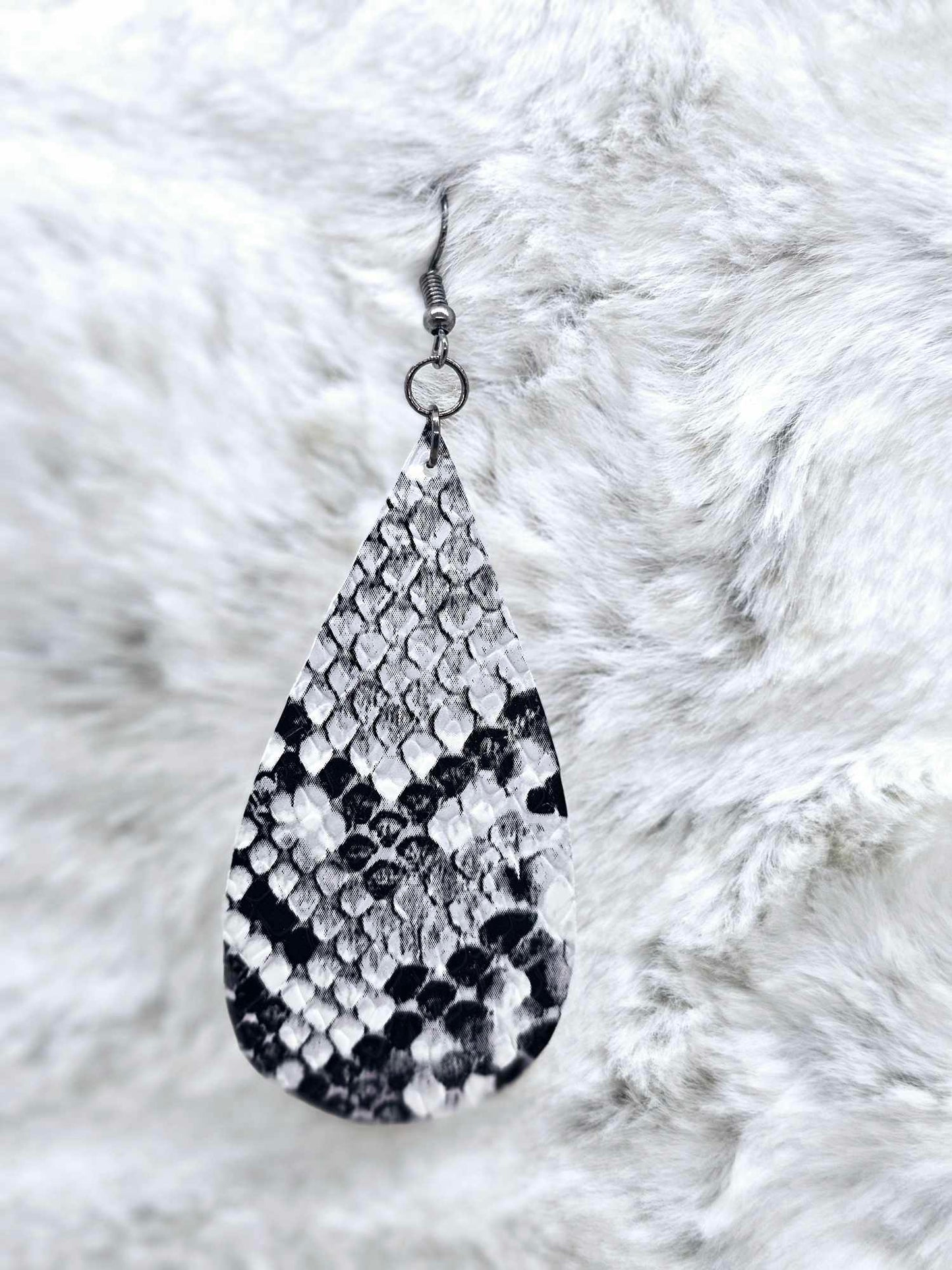 FAUX LEATHER EARRINGS