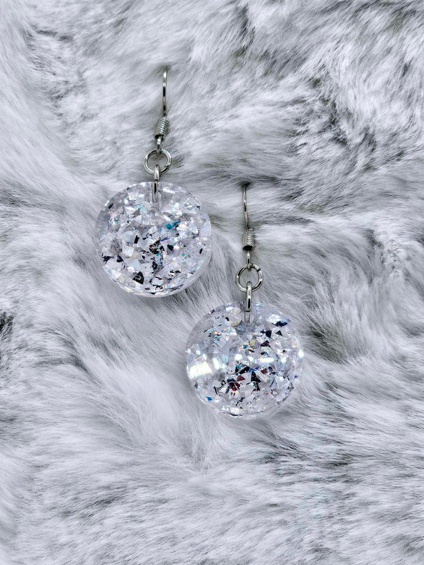 ROUND RESIN EARRINGS
