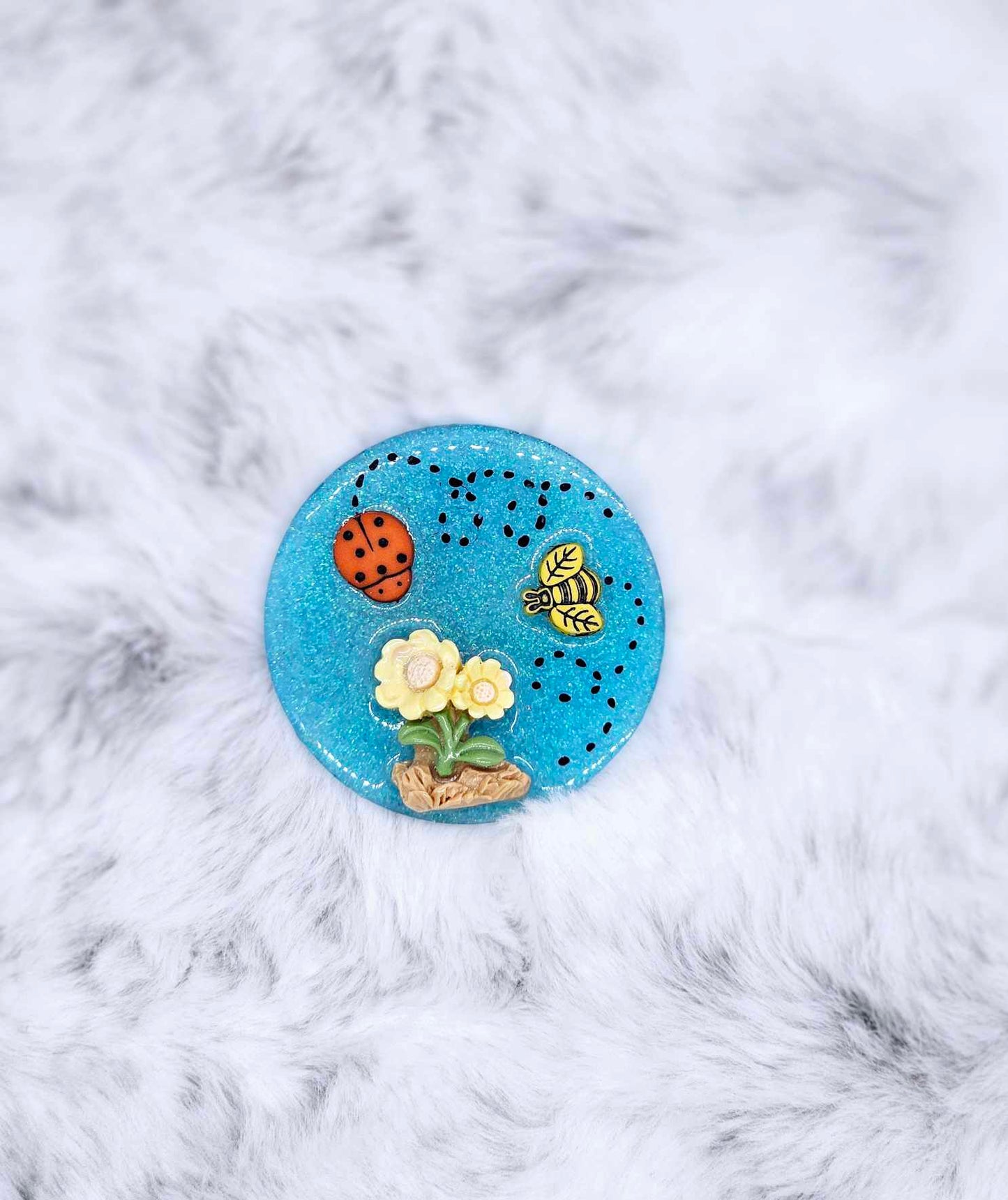 FLOWERS WITH BEES 3D BADGE REEL