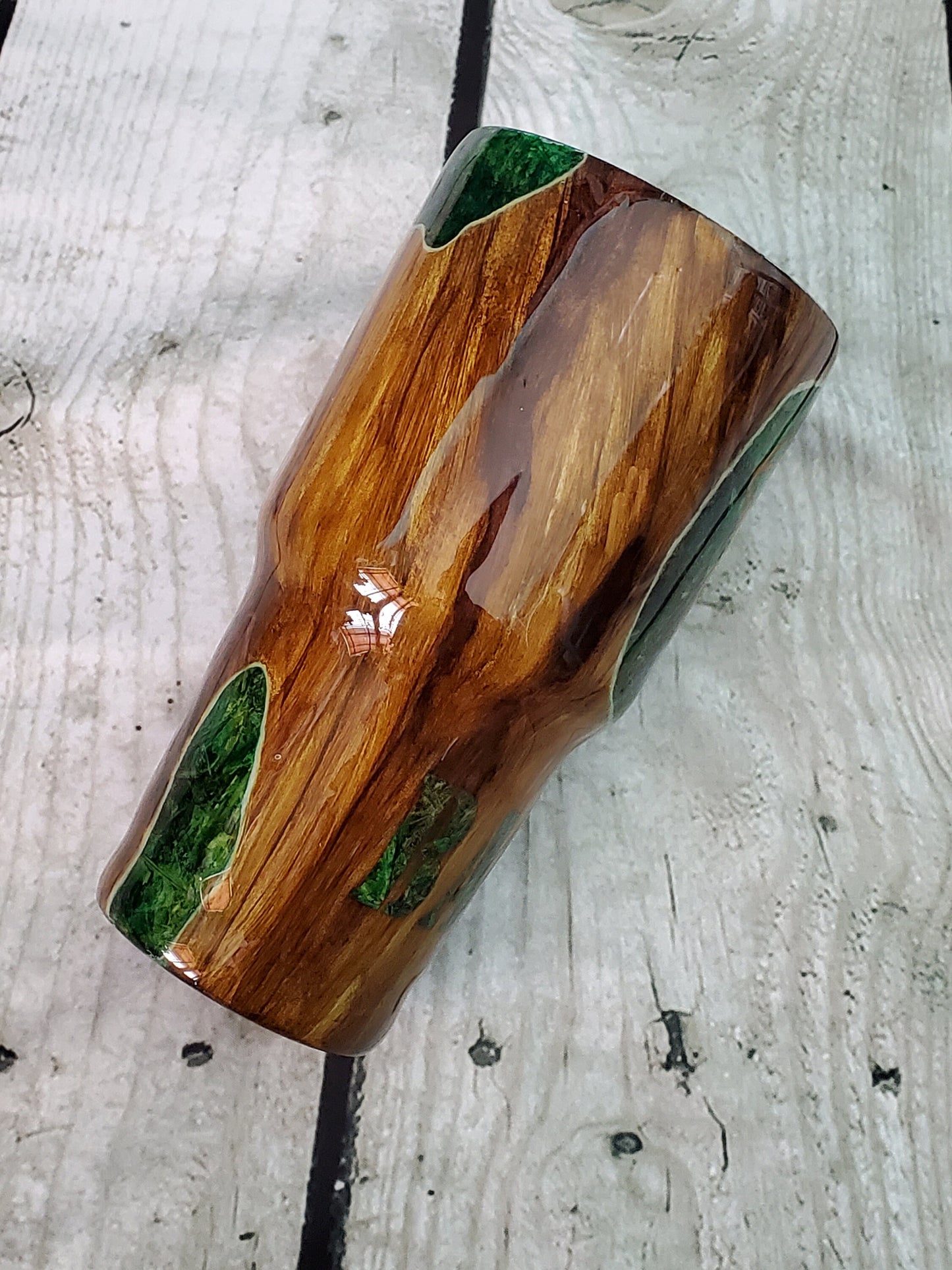 WOODGRAIN WOODLAND CAMO DEER TUMBLER