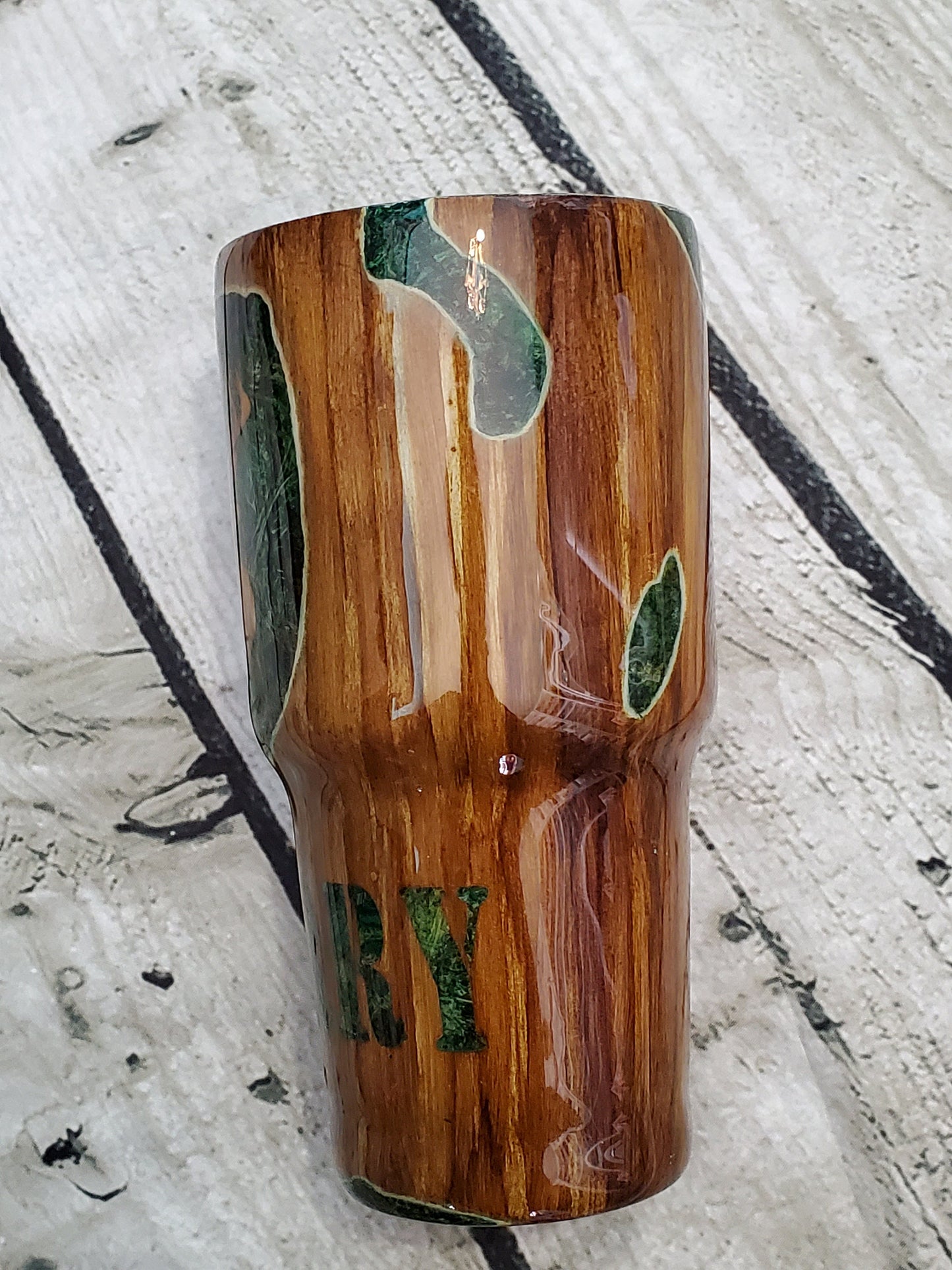 WOODGRAIN WOODLAND CAMO DEER TUMBLER