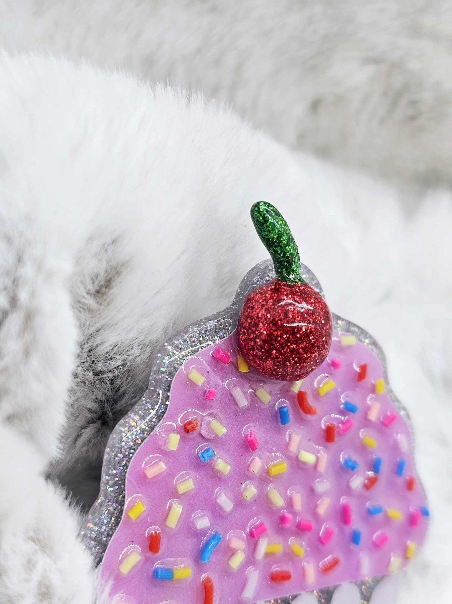 CUPCAKE WITH 3D CHERRY AND SPRINKLES BADGE REEL