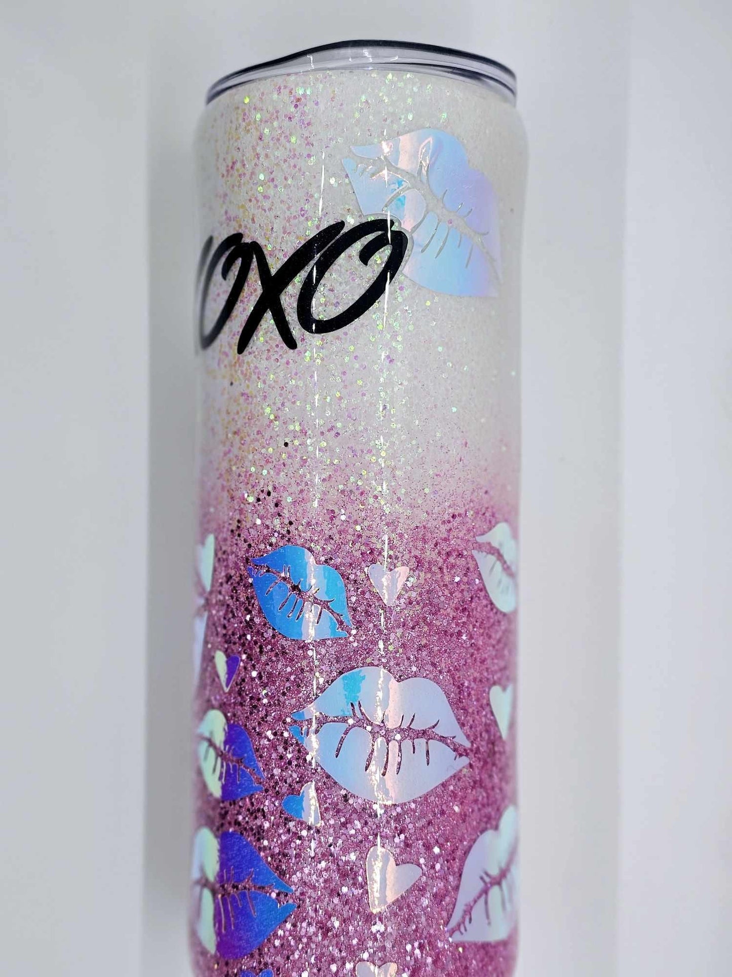 XOXO LIP PRINT TUMBLER