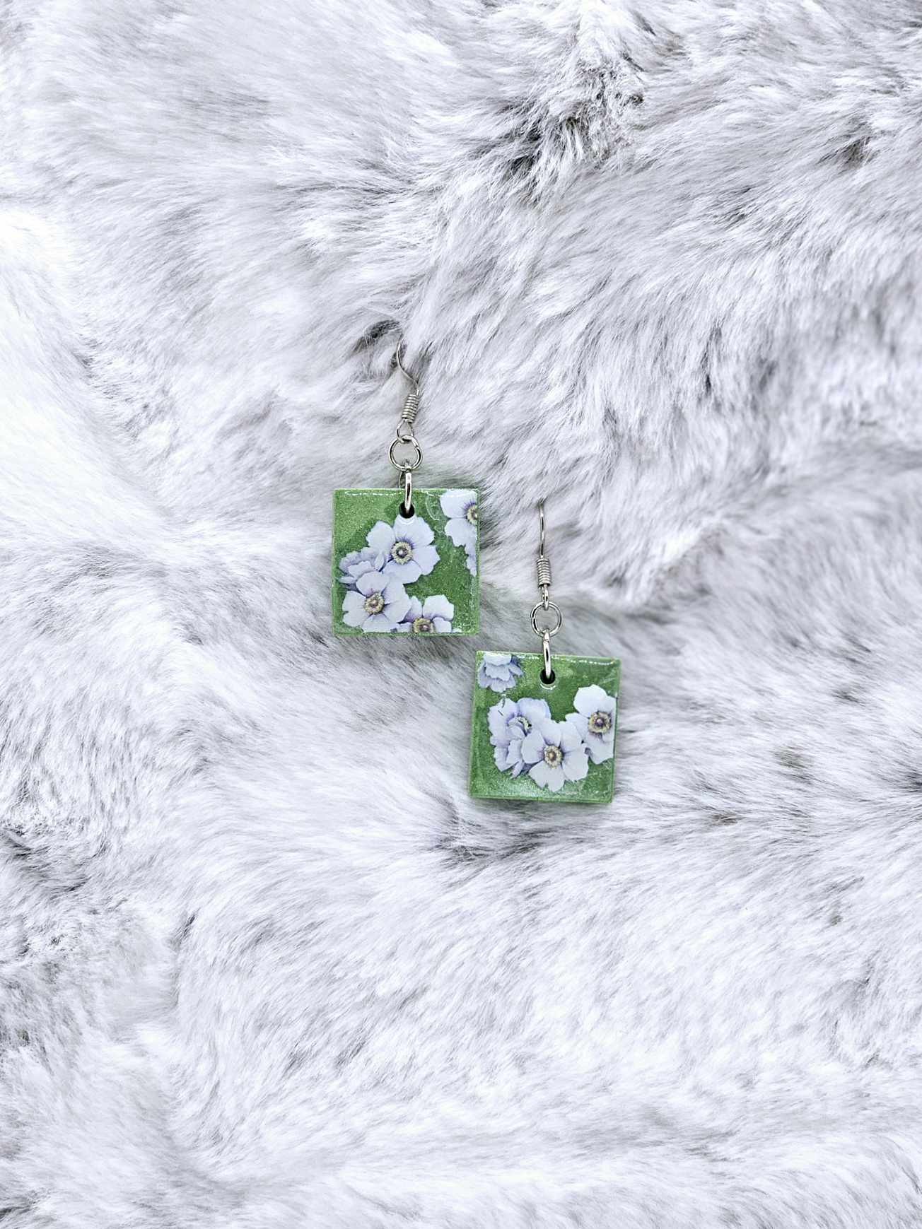 SQUARE FLOWER PRINT RESIN EARRINGS