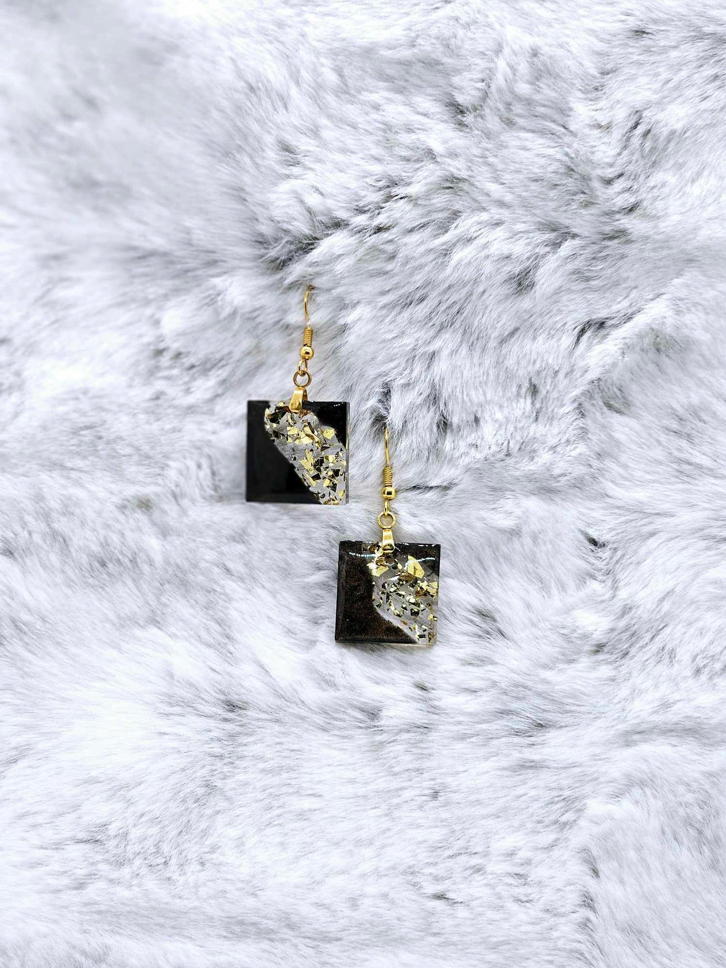 GOLD ACCENT SQUARE RESIN EARRINGS
