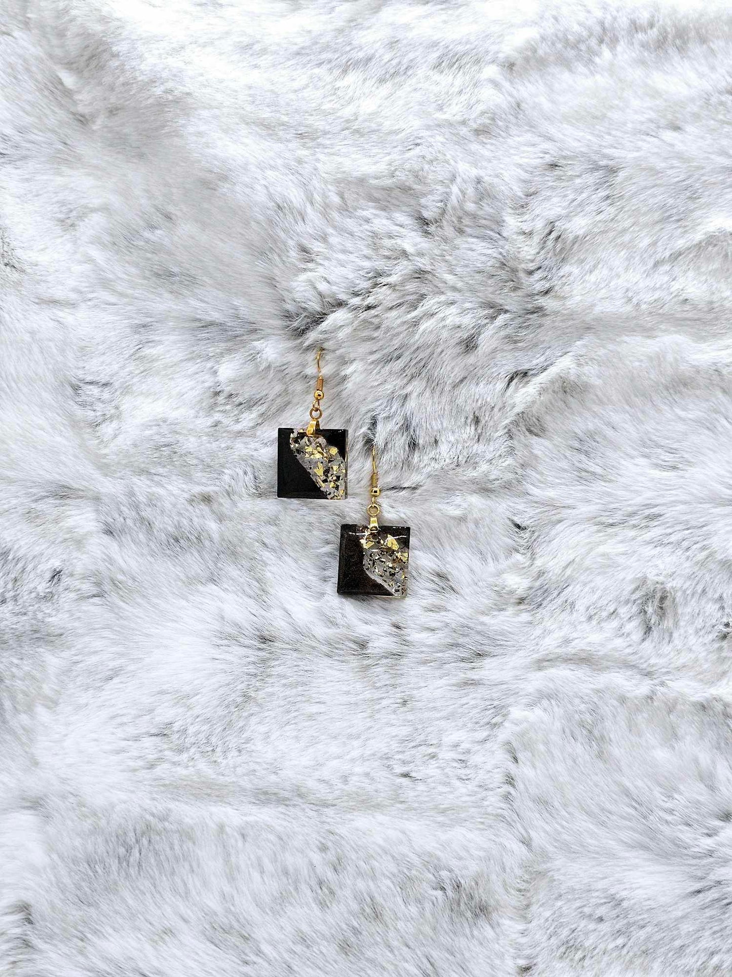 GOLD ACCENT SQUARE RESIN EARRINGS