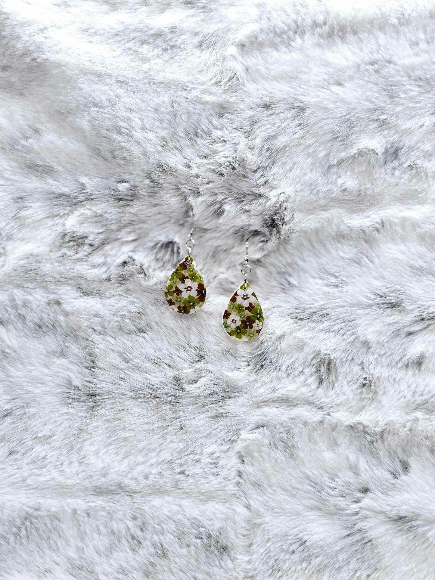 TEAR DROP FLOWER PRINT RESIN EARRINGS