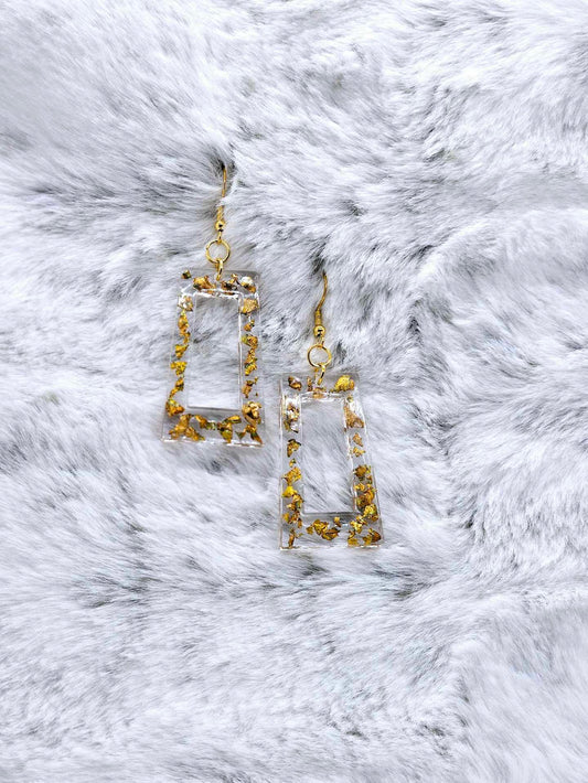 GOLD ACCENT RESIN EARRINGS