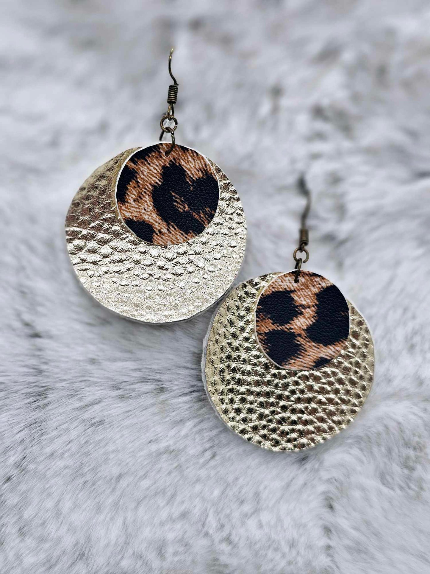 ROUND FAUX LEATHER EARRINGS