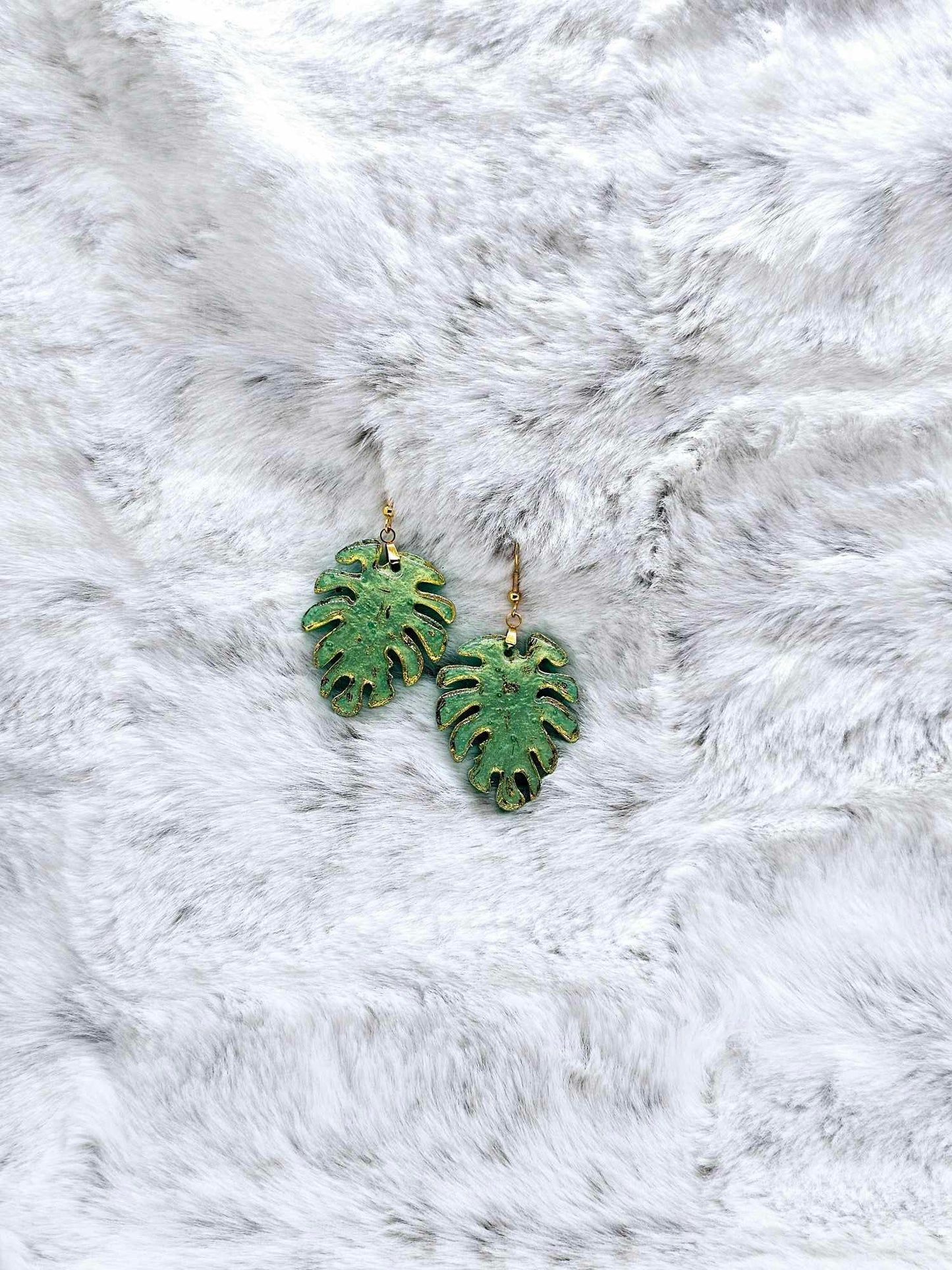 MONSTERA LEAF RESIN EARRINGS