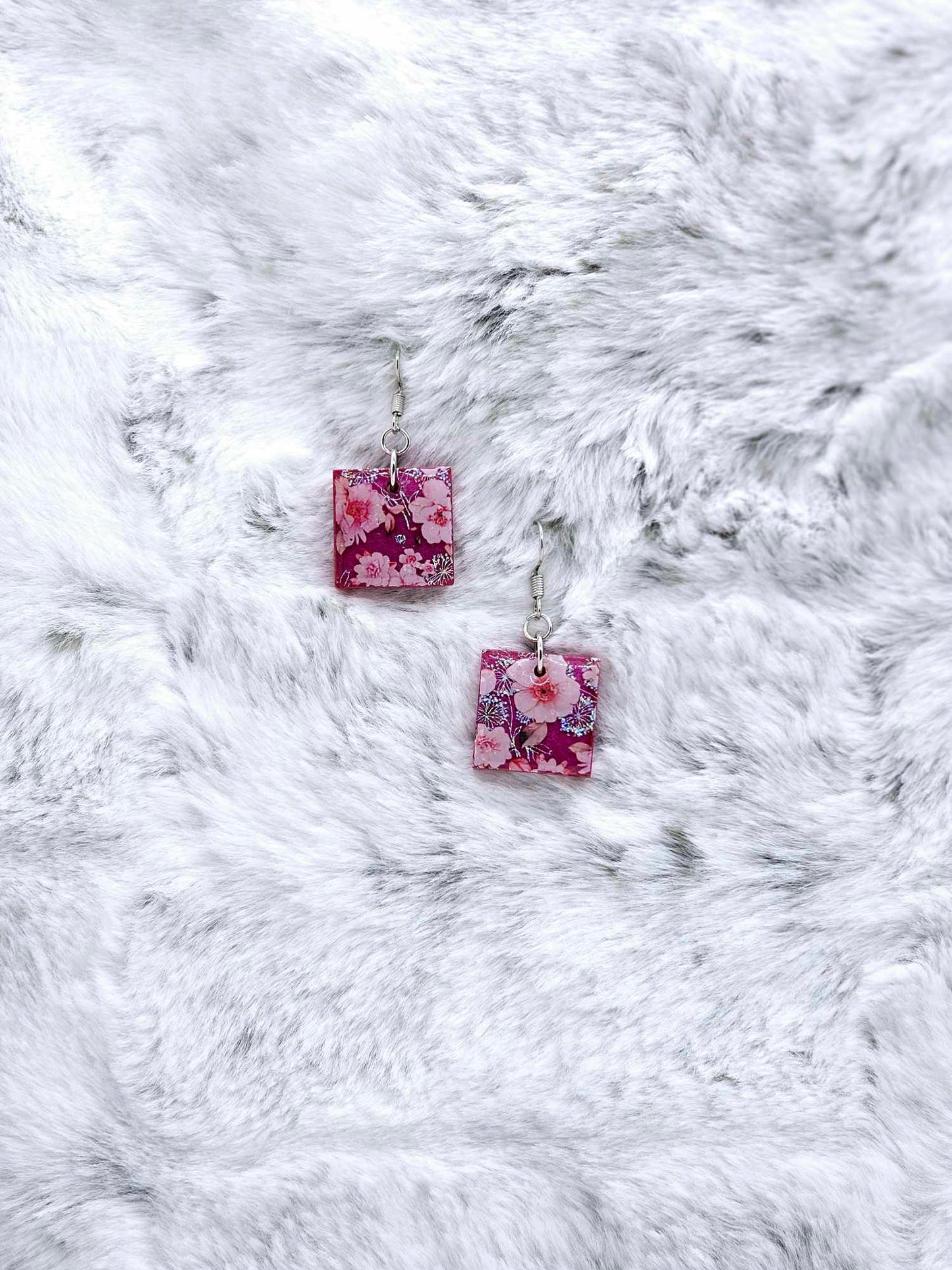 SQUARE FLOWER PRINT RESIN EARRINGS