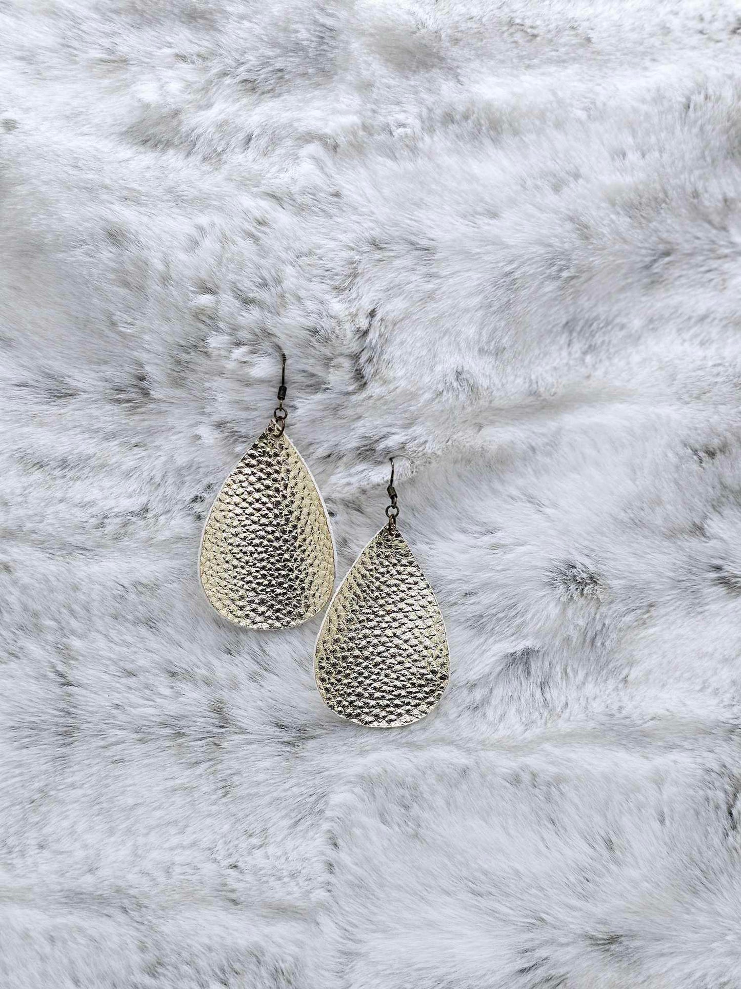 TEAR DROP FAUX LEATHER EARRINGS