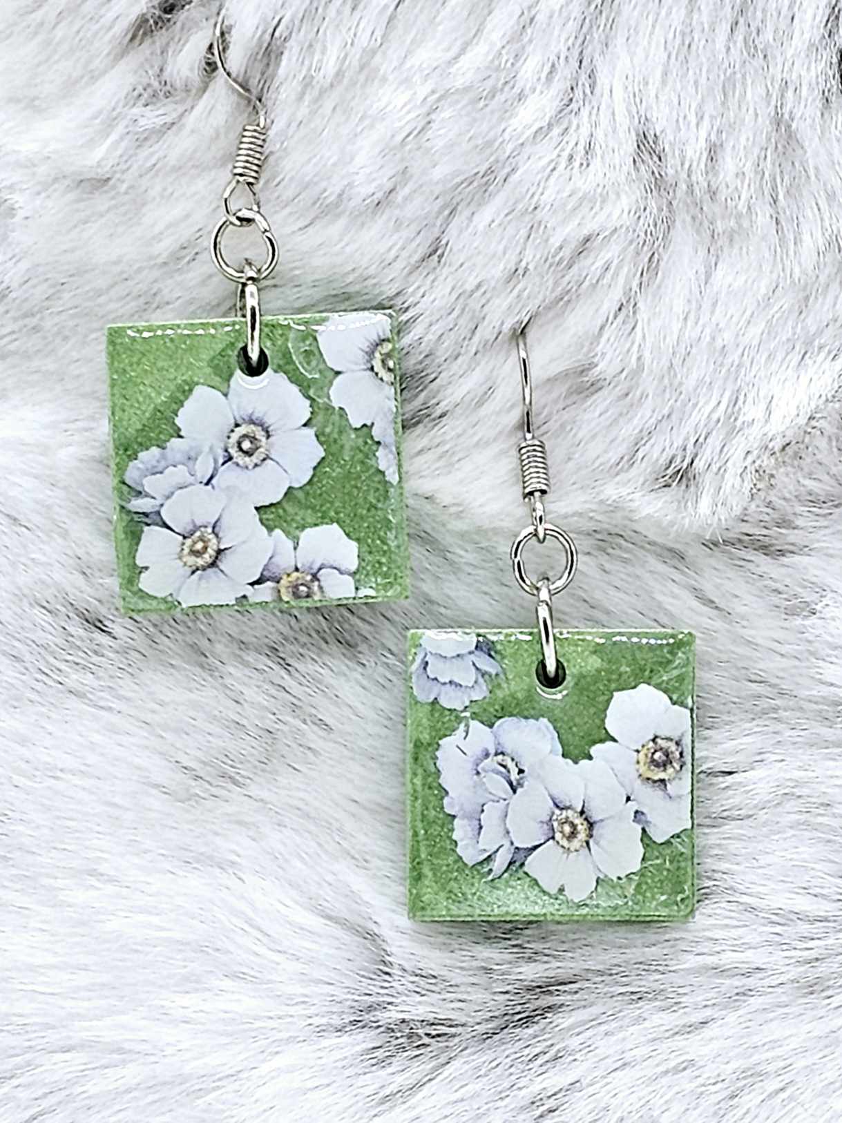 SQUARE FLOWER PRINT RESIN EARRINGS
