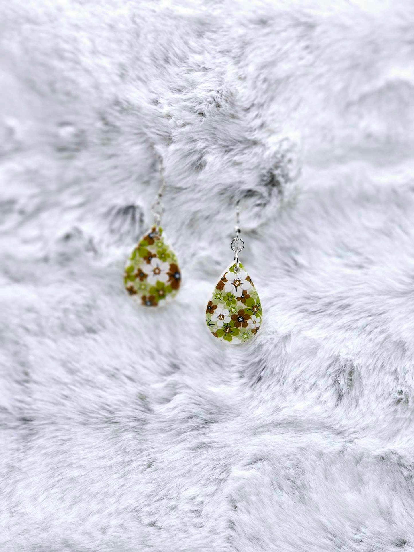 TEAR DROP FLOWER PRINT RESIN EARRINGS