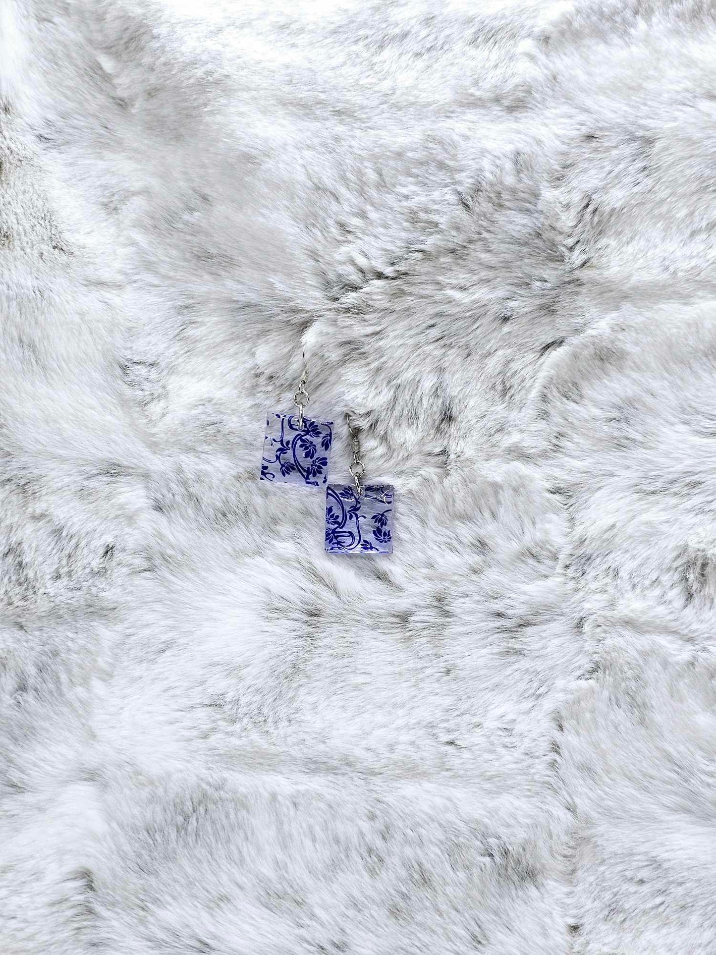 SQUARE RESIN EARRINGS