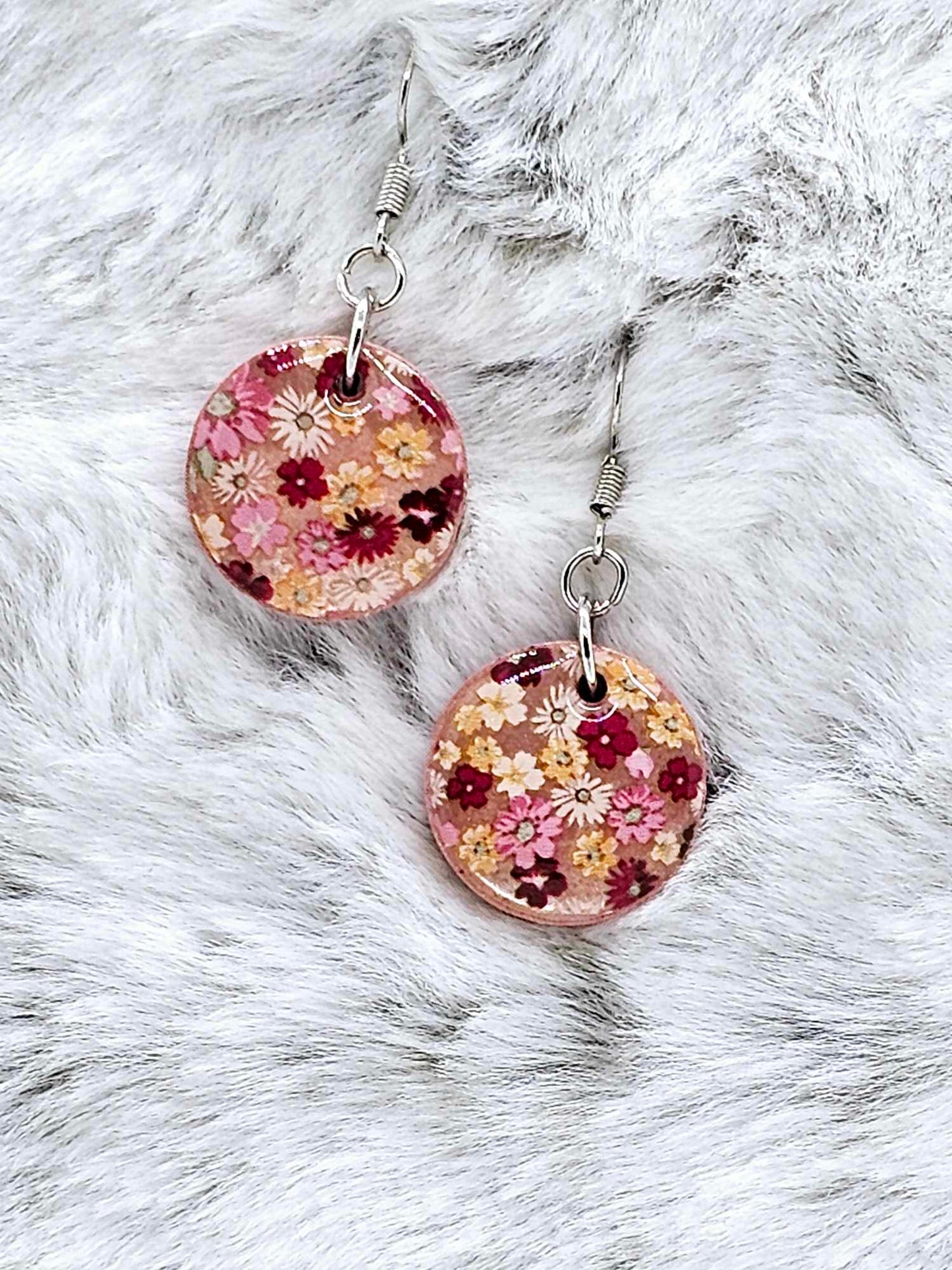 ROUND FLOWER PRINT RESIN EARRINGS
