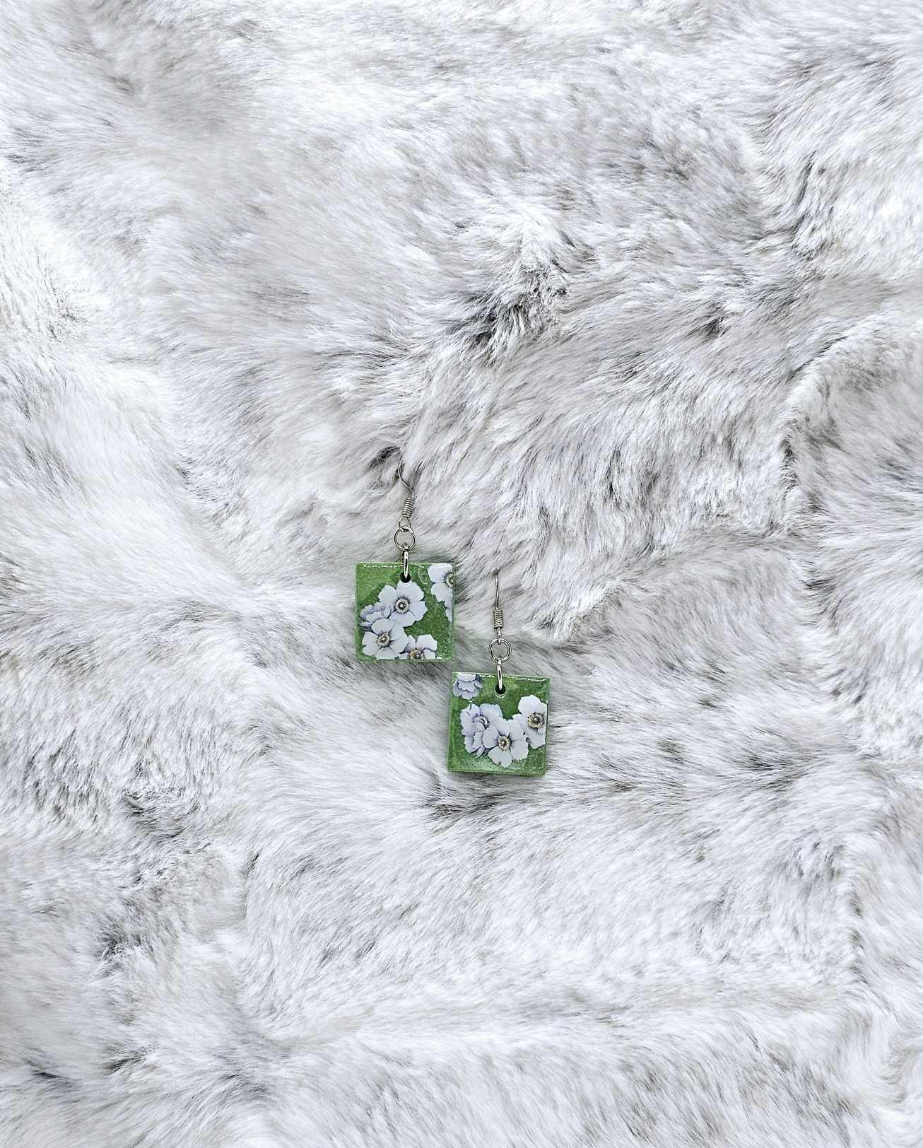 SQUARE FLOWER PRINT RESIN EARRINGS
