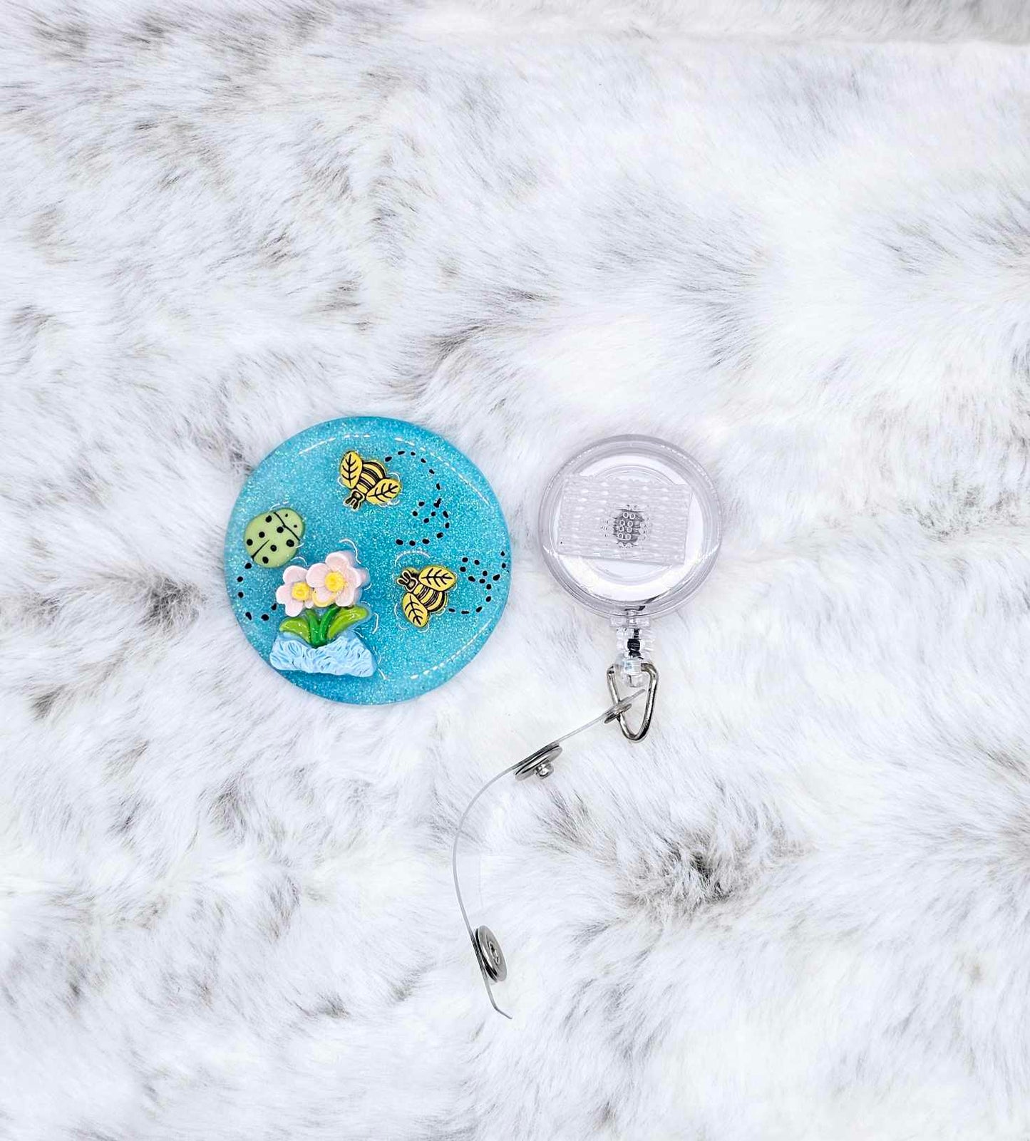 FLOWERS WITH BEES 3D BADGE REEL