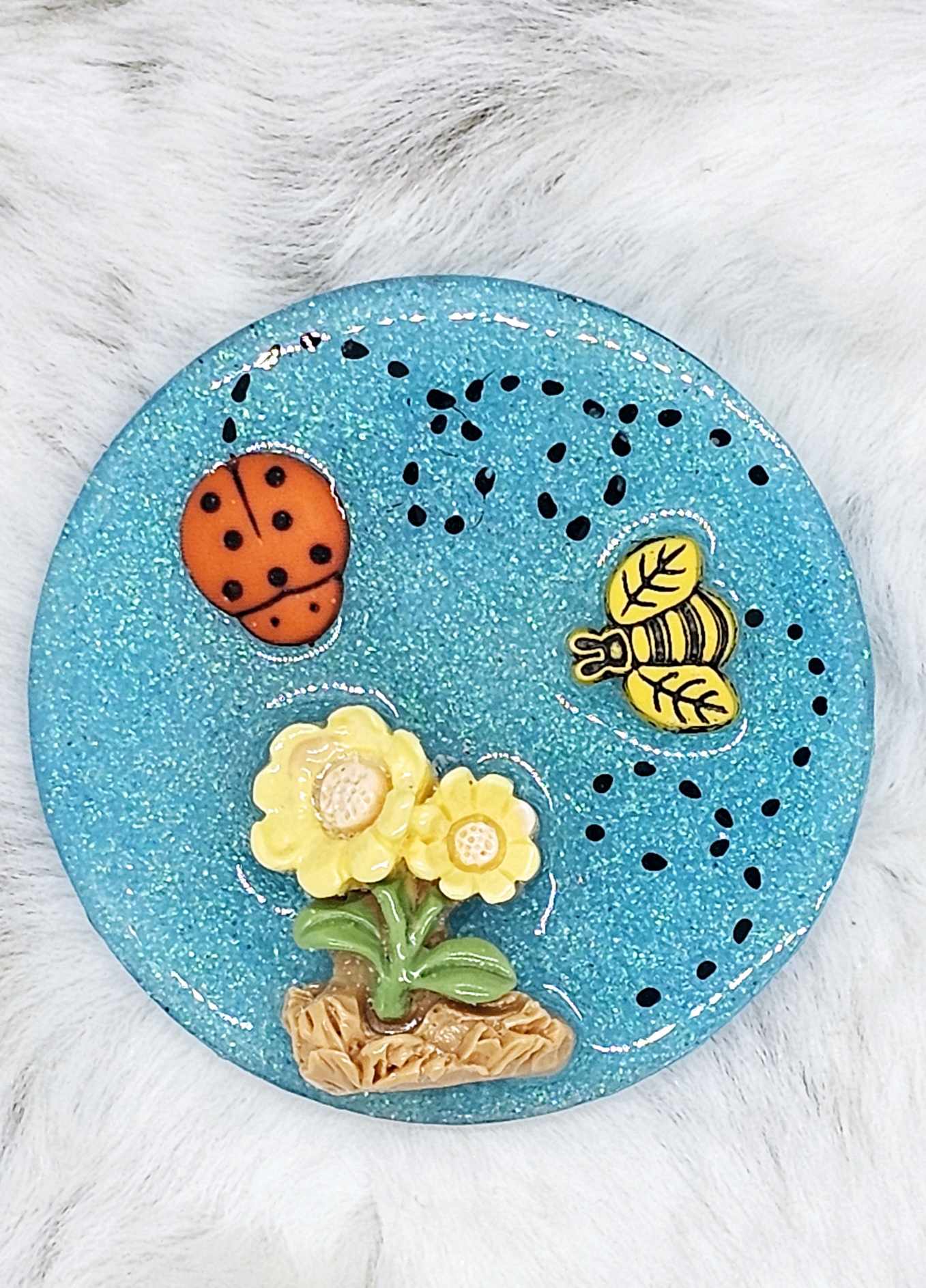 FLOWERS WITH BEES 3D BADGE REEL