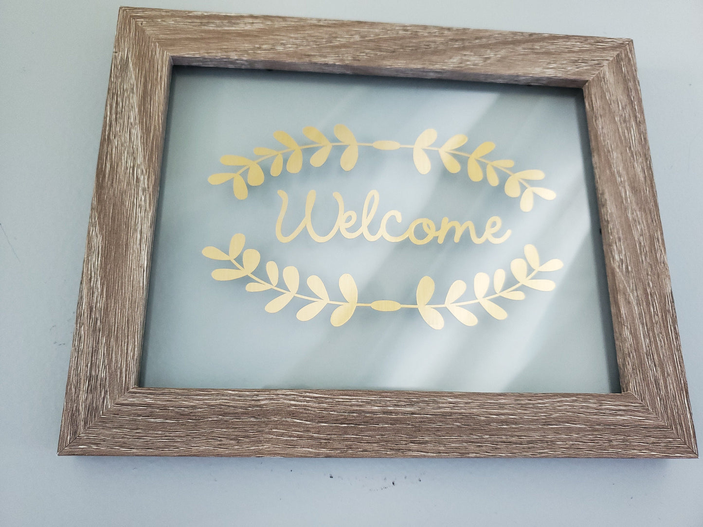 FLOATING FRAME WELCOME SIGN