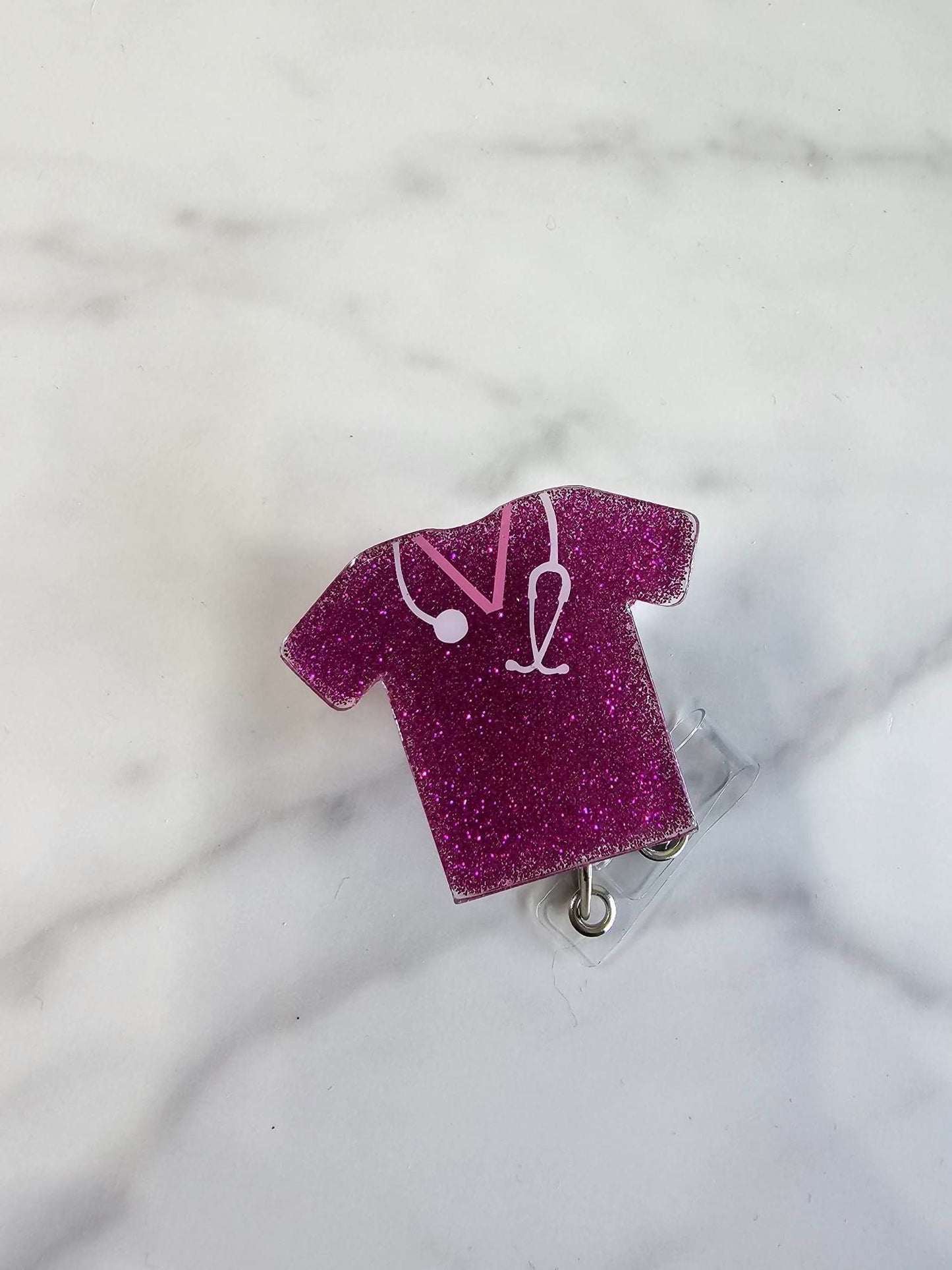 SCRUB TOP AND STETHOSCOPE BADGE REEL