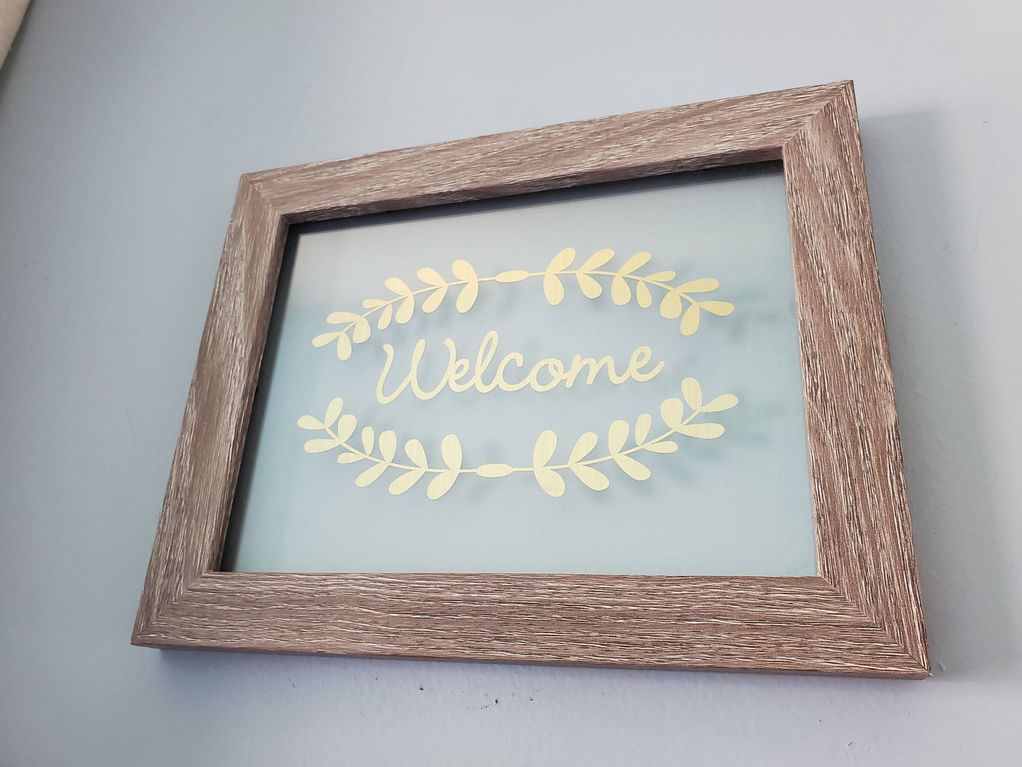 FLOATING FRAME WELCOME SIGN