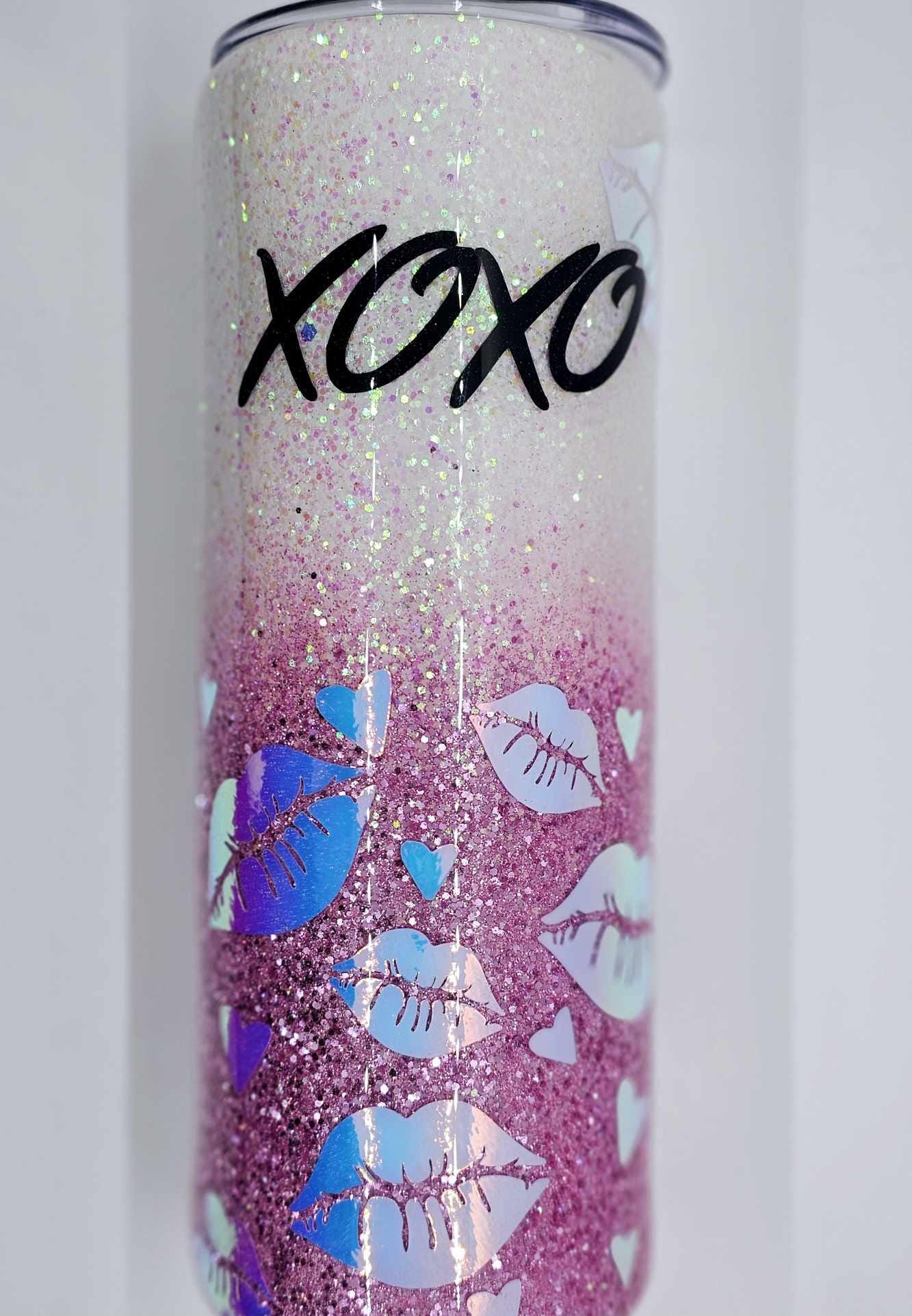 XOXO LIP PRINT TUMBLER